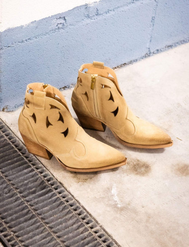 High heel ankle boots heel 6 cm beige suede