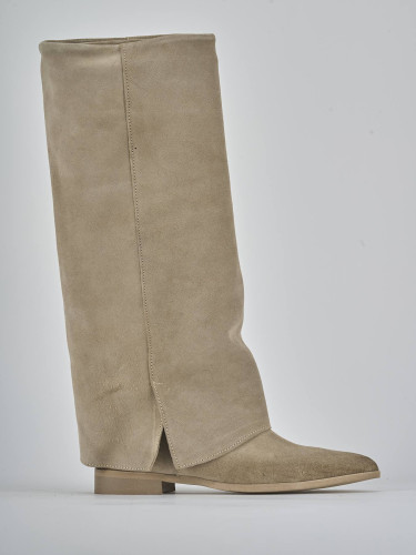 Low heel boots heel 1 cm beige suede