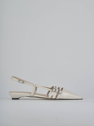 Bailarinas tacón 2 cm beis charol