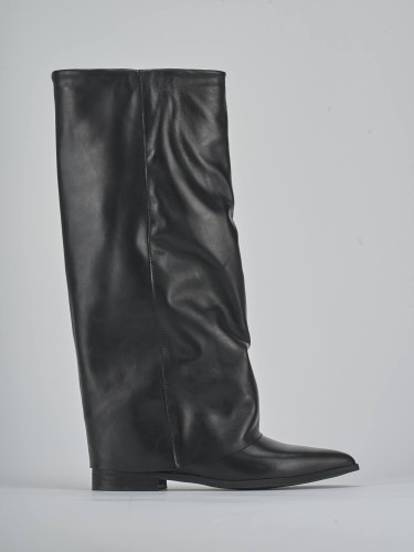 Botas de tacón bajo tacón 2 cm negro cuero