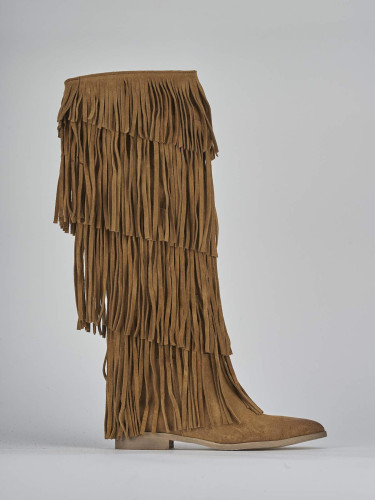 Botas de tacón bajo tacón 2 cm marrón ante