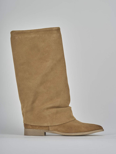 Low heel boots heel 2 cm brown suede