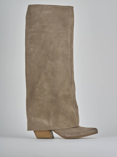 Botas de tacón alto tacón 7 cm beis ante