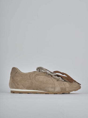 Zapatillas deportivas tacón 1 cm beis ante