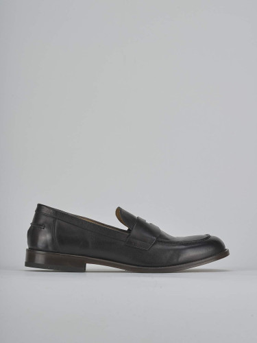 Loafers heel 1 cm black leather