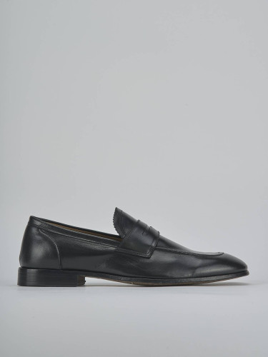 Mocasines negro cuero