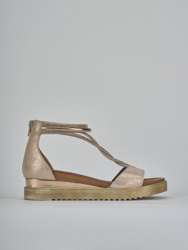 Low heel sandals heel 2 cm bronze leather