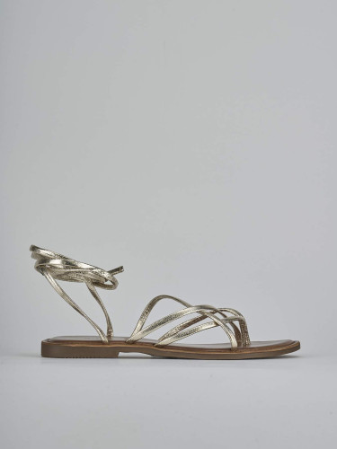 Sandalias de tacón bajo tacón 1 cm oro cuero