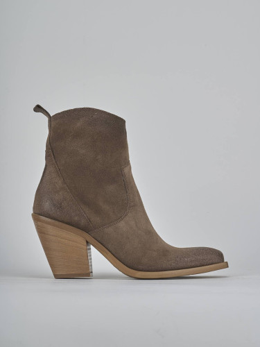 Stivaletti tacco 7cm camoscio beige