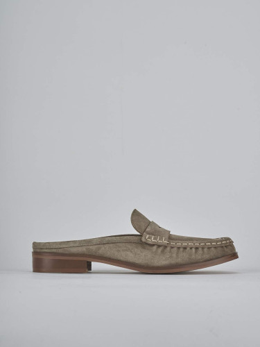 Zuecos con tacón tacón 1 cm beis ante