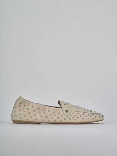 Mocasines tacón 1 cm beis cuero