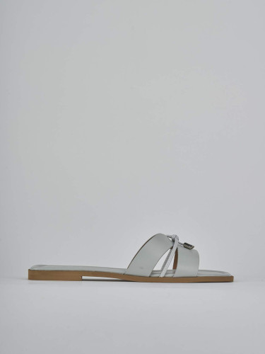 Mules tacón 1 cm gris cuero