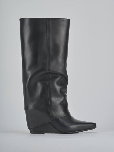 Low heel boots heel 4 cm black leather