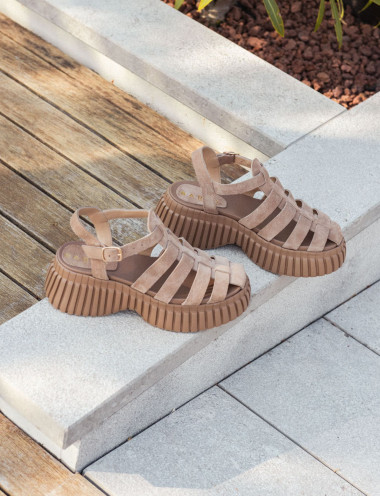 Sandalias de tacón bajo tacón 4 cm beis ante