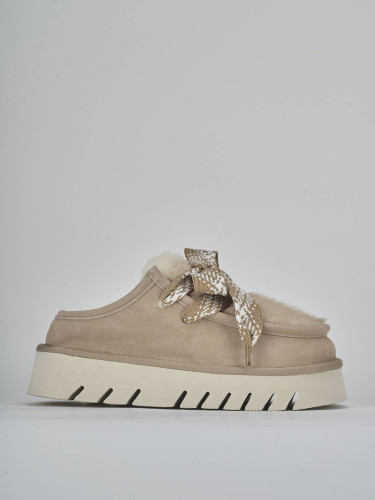 Botines de tacón bajo tacón 3 cm beis ante
