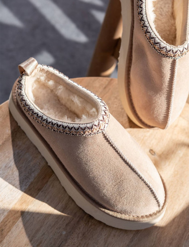 Low heel ankle boots beige suede