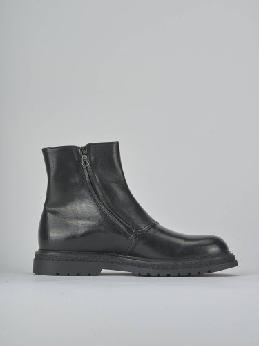 Ankle boots black leather