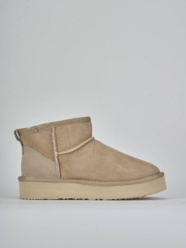 Stivaletti camoscio beige