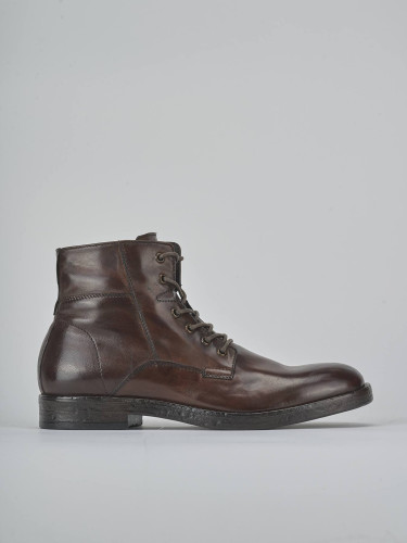 Botas militares marrón cuero
