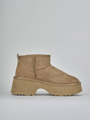 Botines de tacón bajo tacón 3 cm marrón ante