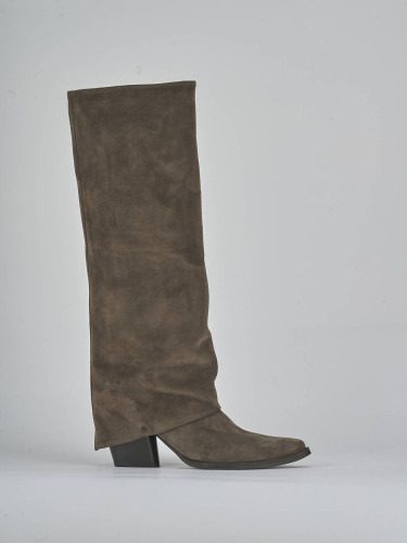 Low heel boots heel 3 cm beige suede