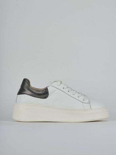 Sneakers white leather