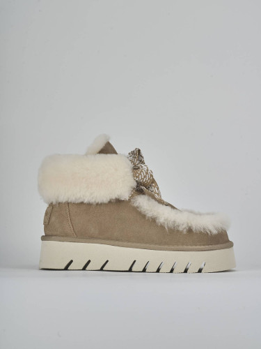 Stivaletti tacco 3cm camoscio beige