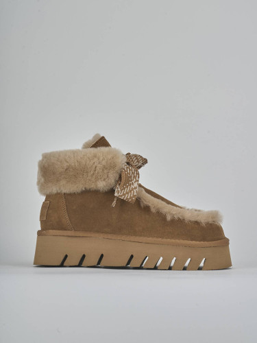 Botines de tacón bajo tacón 3 cm marrón ante