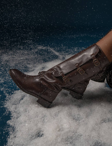 Botas de tacón bajo tacón 3 cm marrón oscuro cuero