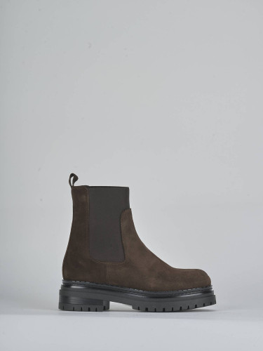 Stivaletti tacco 2cm camoscio testa