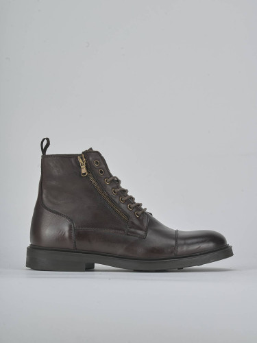 Botas militares marrón oscuro cuero