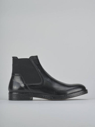Botines negro cuero