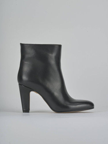 High heel ankle boots heel 8 cm black leather