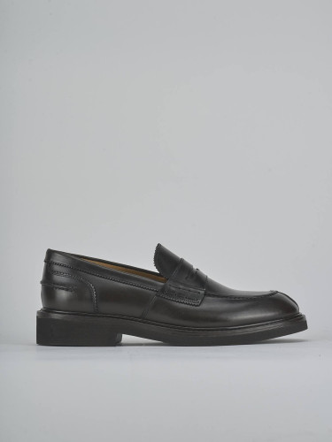 Mocasines marrón oscuro cuero