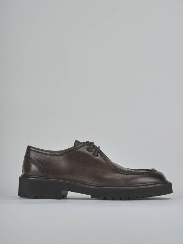 Stringate pelle testa