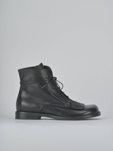 Botas militares tacón 1 cm negro cuero