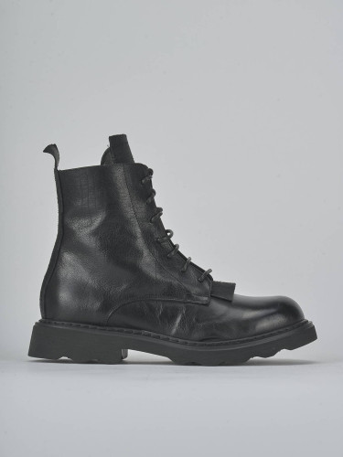 Combat boots heel 2 cm black leather
