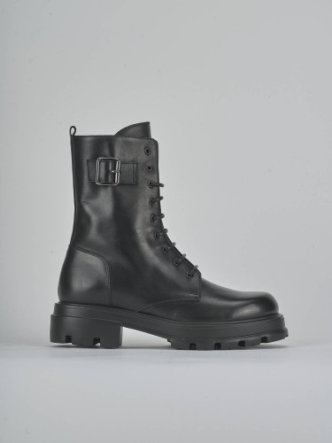 Anfibi tacco 2cm pelle nero