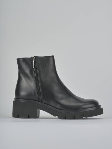 High heel ankle boots heel 5 cm black leather