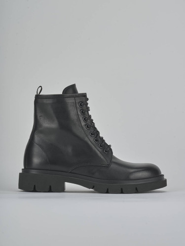 Botas militares tacón 2 cm negro cuero