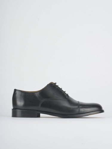 Zapatos de cordones negro cuero