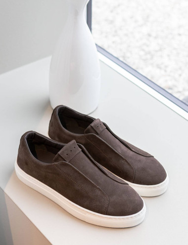 Zapatillas deportivas marrón oscuro ante