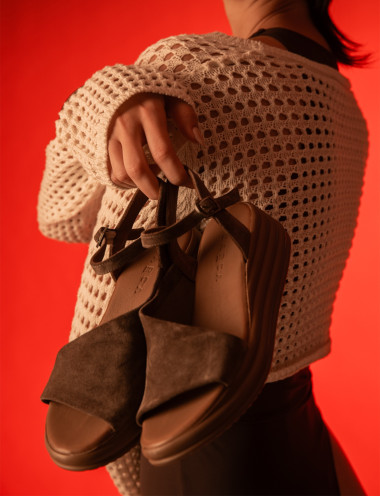 Sandalias de cuña tacón 6 cm beis ante
