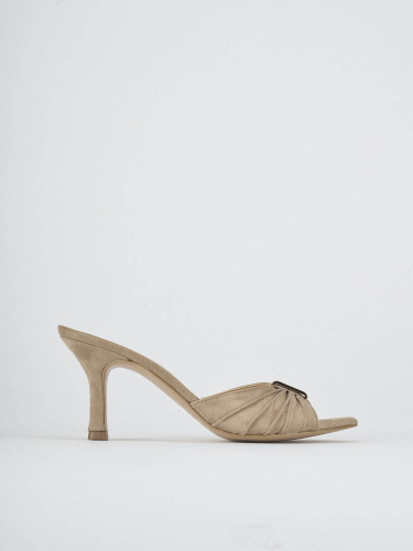 Mules tacón 7 cm beis ante