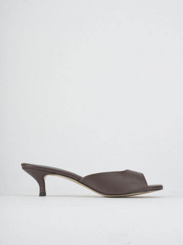 Slippers heel 3 cm dark brown leather