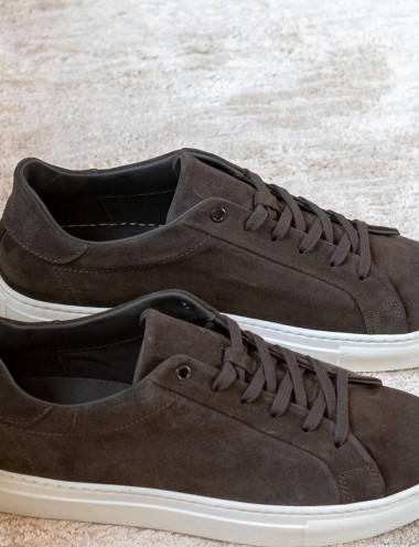 Zapatillas deportivas marrón oscuro ante
