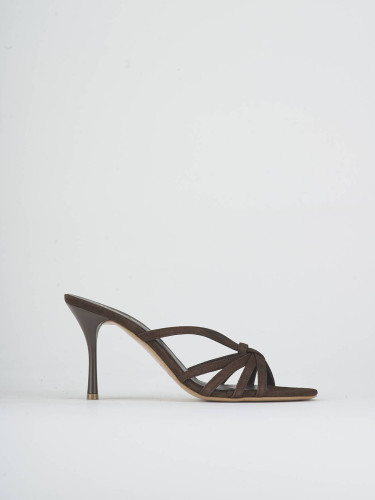 Mules tacón 9 cm marrón oscuro ante