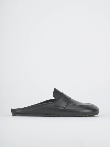 Zuecos con tacón tacón 1 cm negro cuero