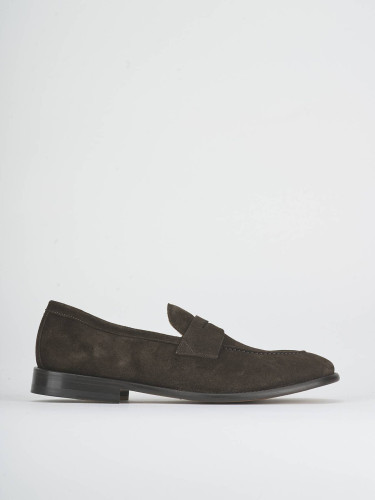 Loafers dark brown suede