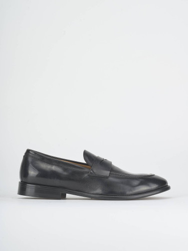 Mocasines negro cuero